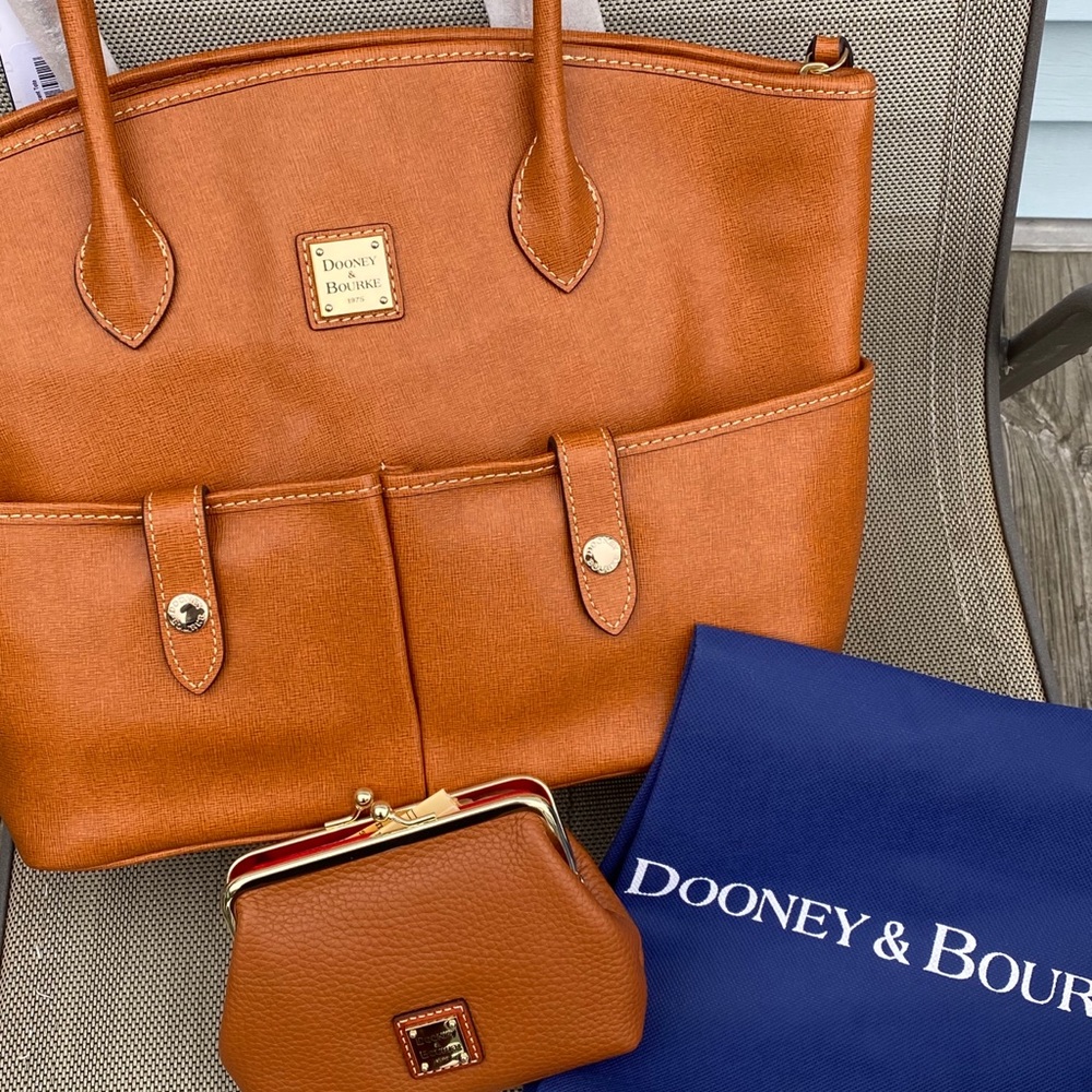Dooney&Bourke Large Crescent Tote & Kisslock Purse